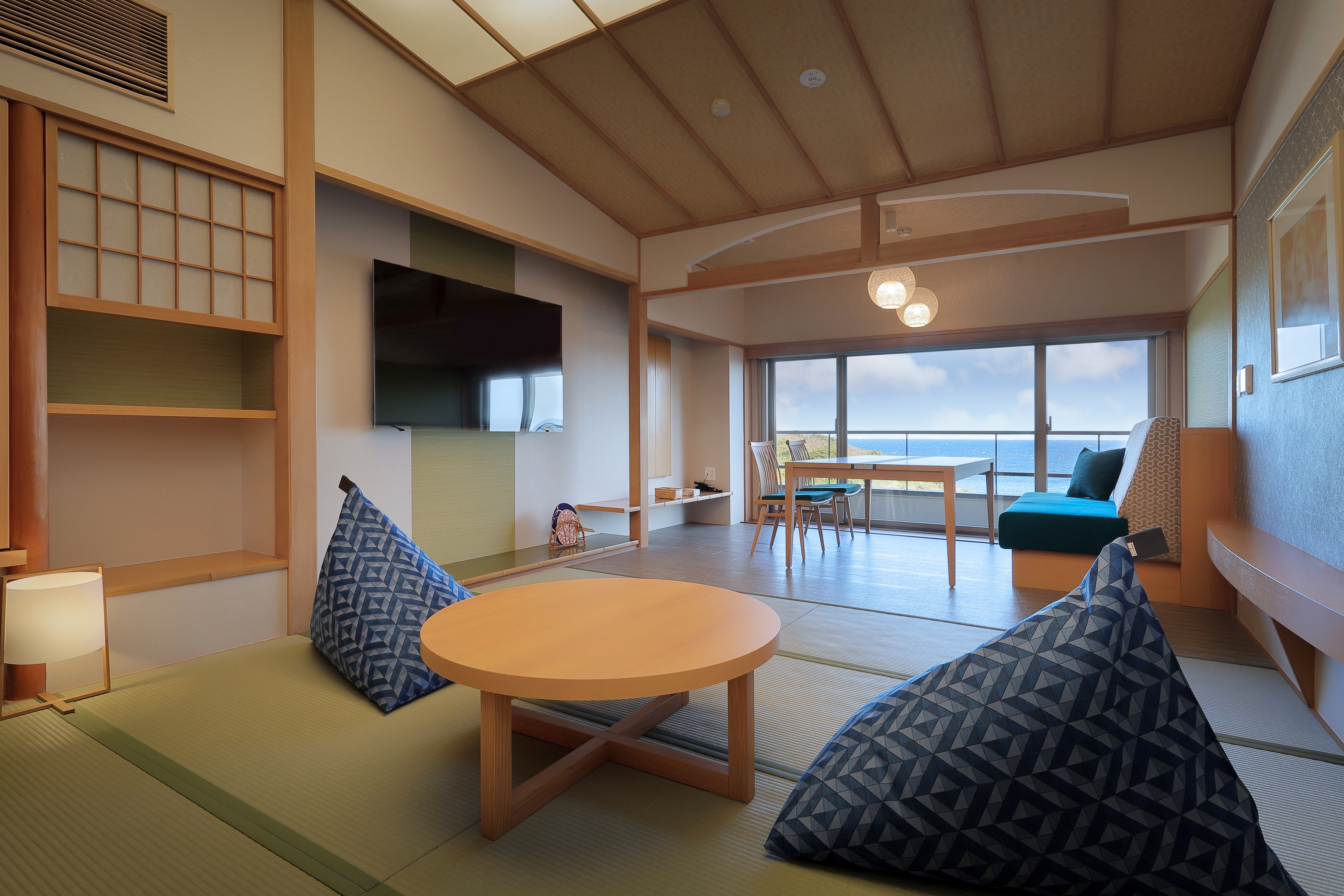 ２F　展望風呂付客室（海側１０畳）さわらごち