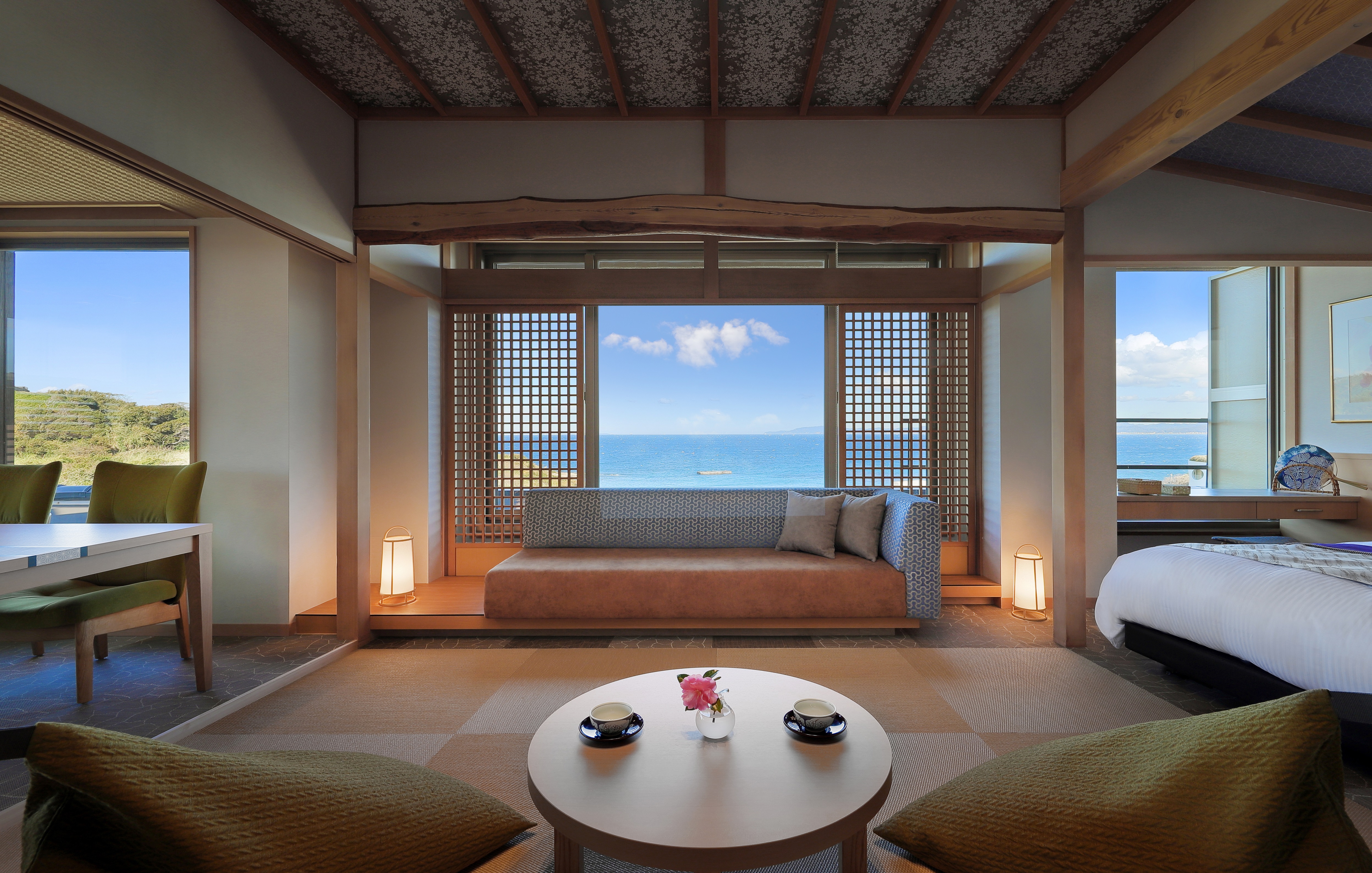 ４F　展望風呂付和洋室（海側８畳＋２０㎡）ならい