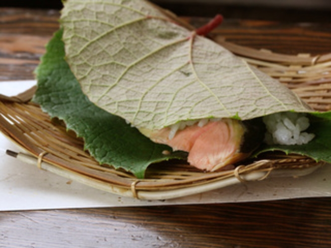 乗鞍郷土食　葡萄：ぶどう寿司　7月8月季節限定の別注品