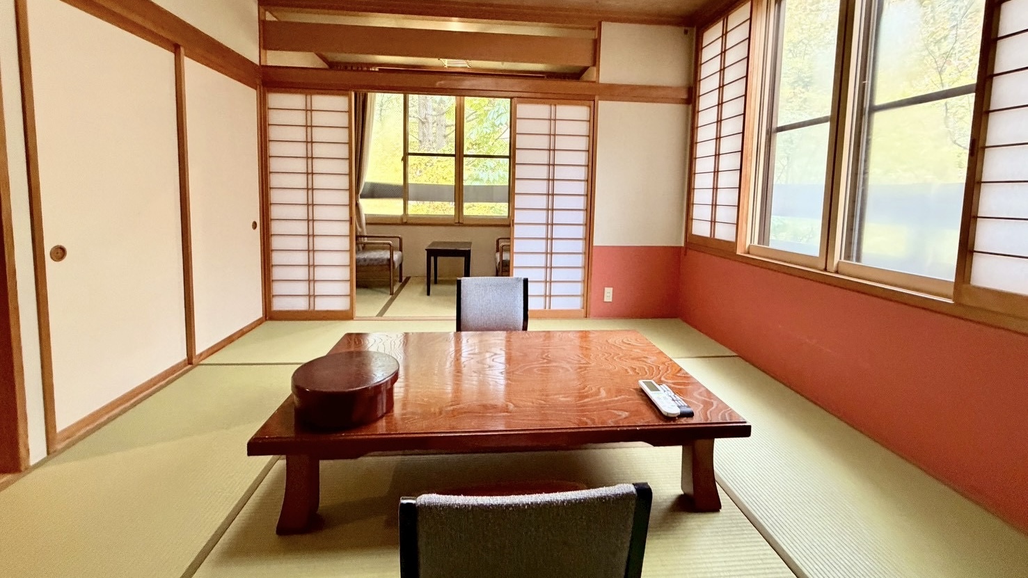 西館　和室8畳＋縁