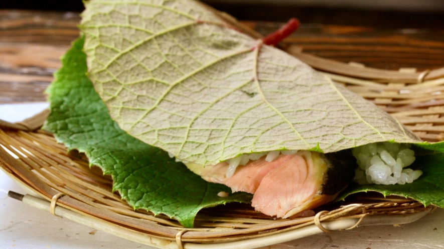 夏の乗鞍高原郷土食　葡萄：ぶどう寿司　　7・8月限定の別注品です。