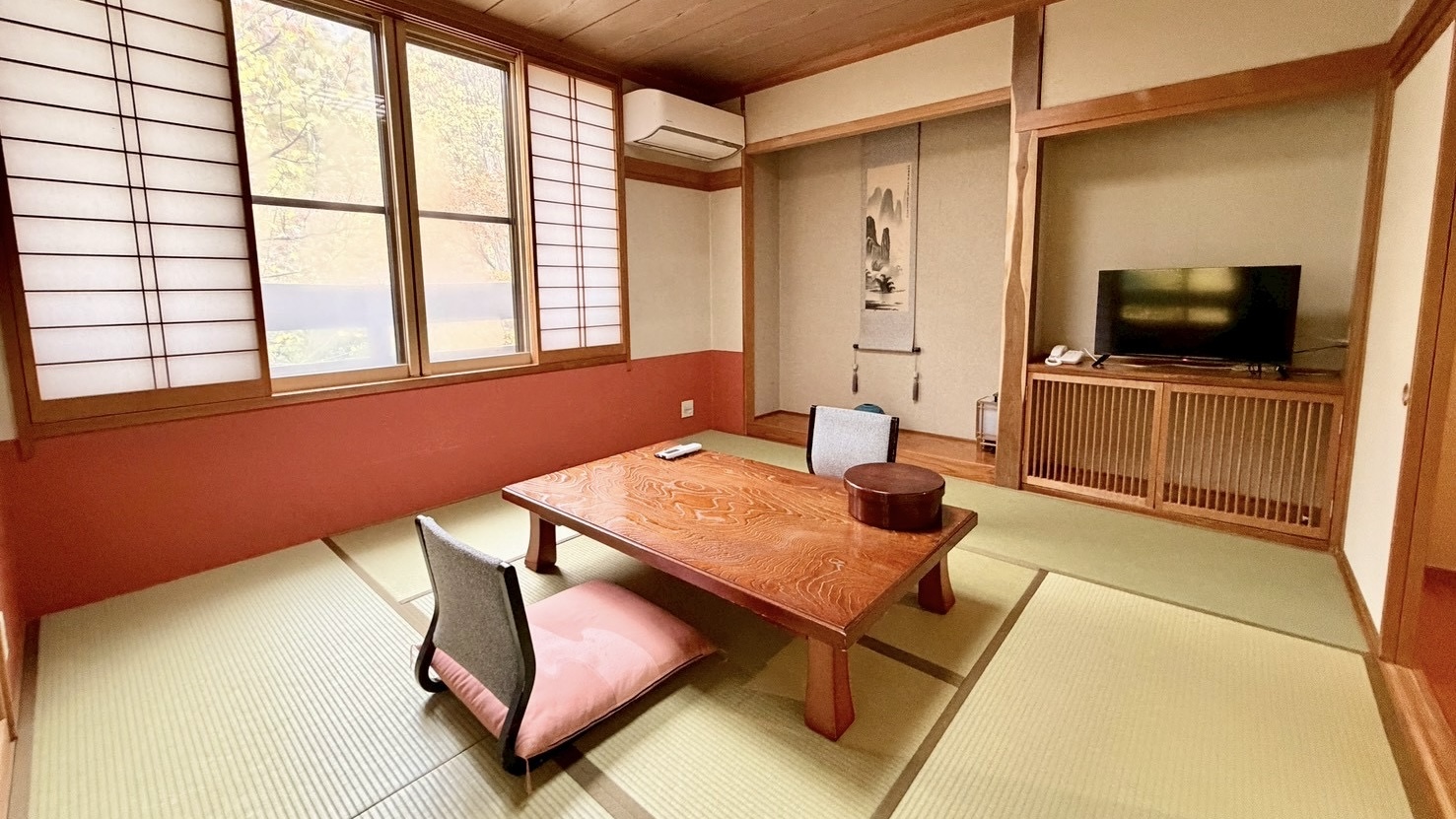 西館　和室8畳＋縁