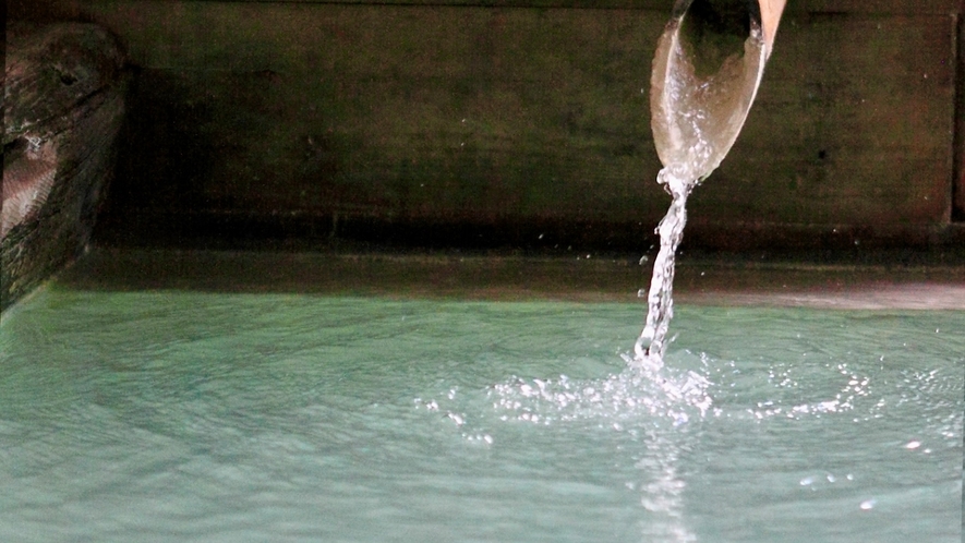 内湯は白濁の「のりくら温泉」泉質は単純硫黄泉。