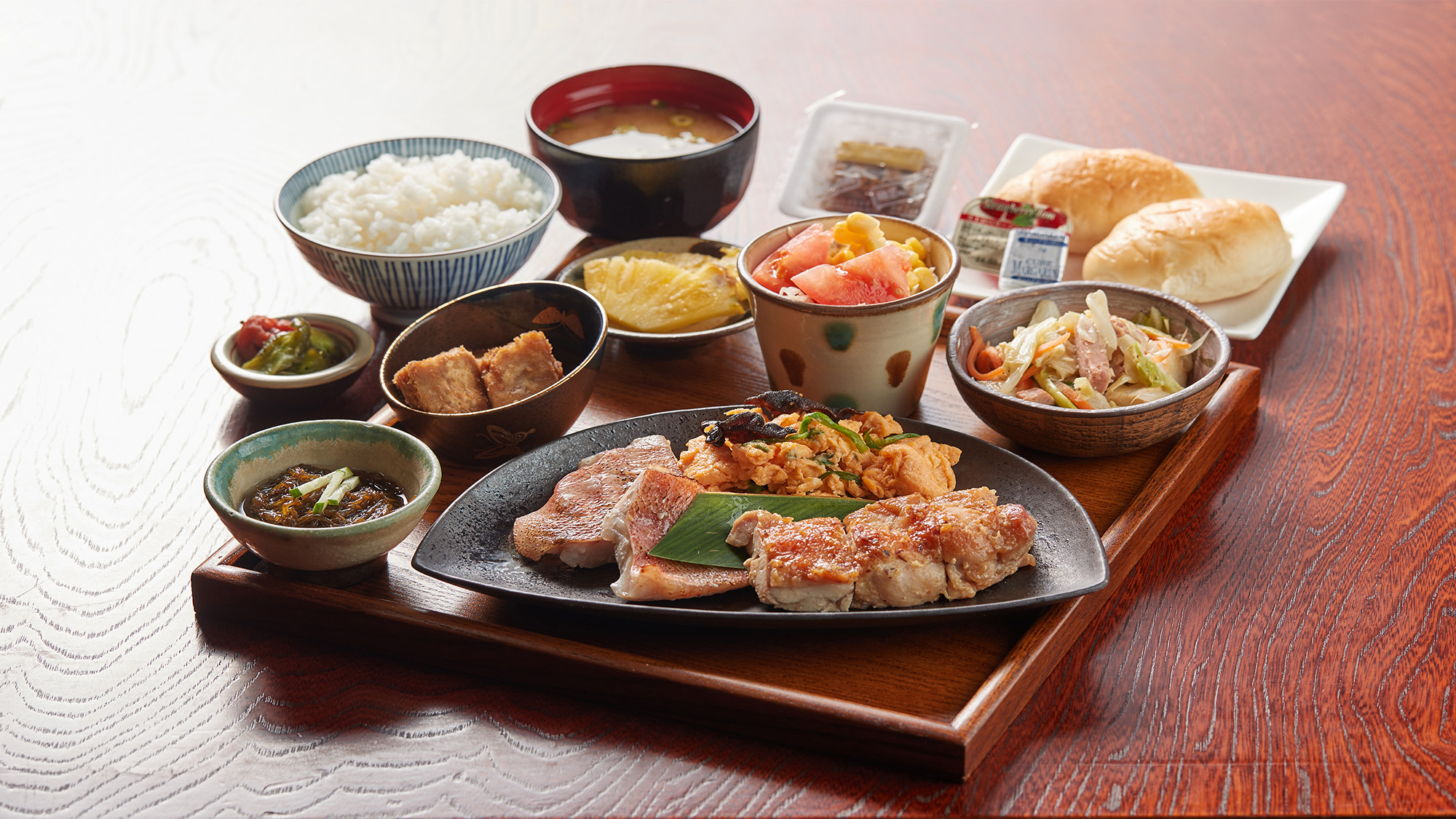 謝名亭での朝食