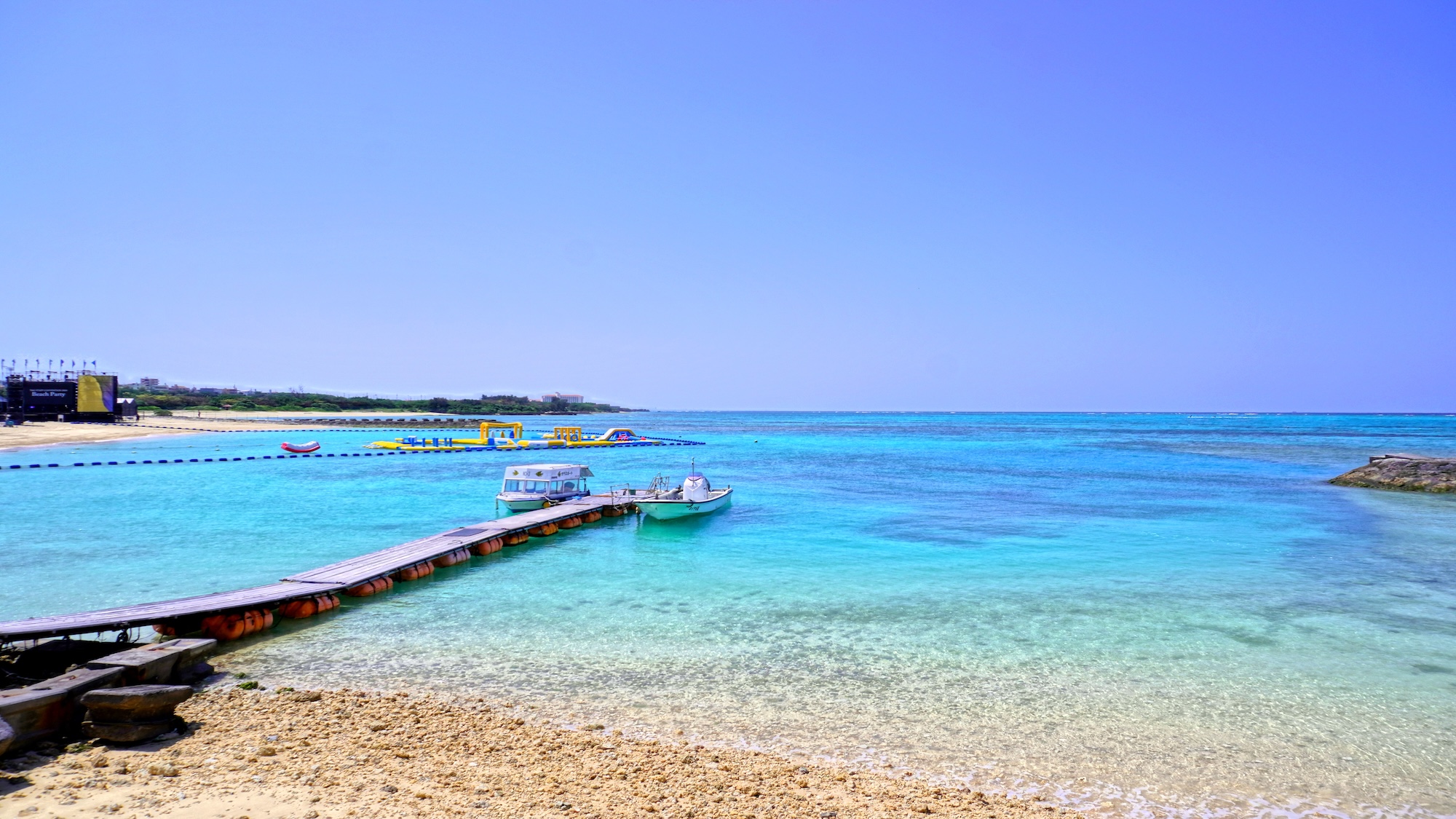 【残波ビーチ】当館から車で約7分