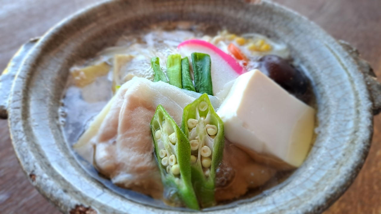 ＜夏の味覚＞つなんポークと夏野菜のお鍋がメインの山里料理！2種類の源泉愉しむ＆かけ流し貸切風呂無料