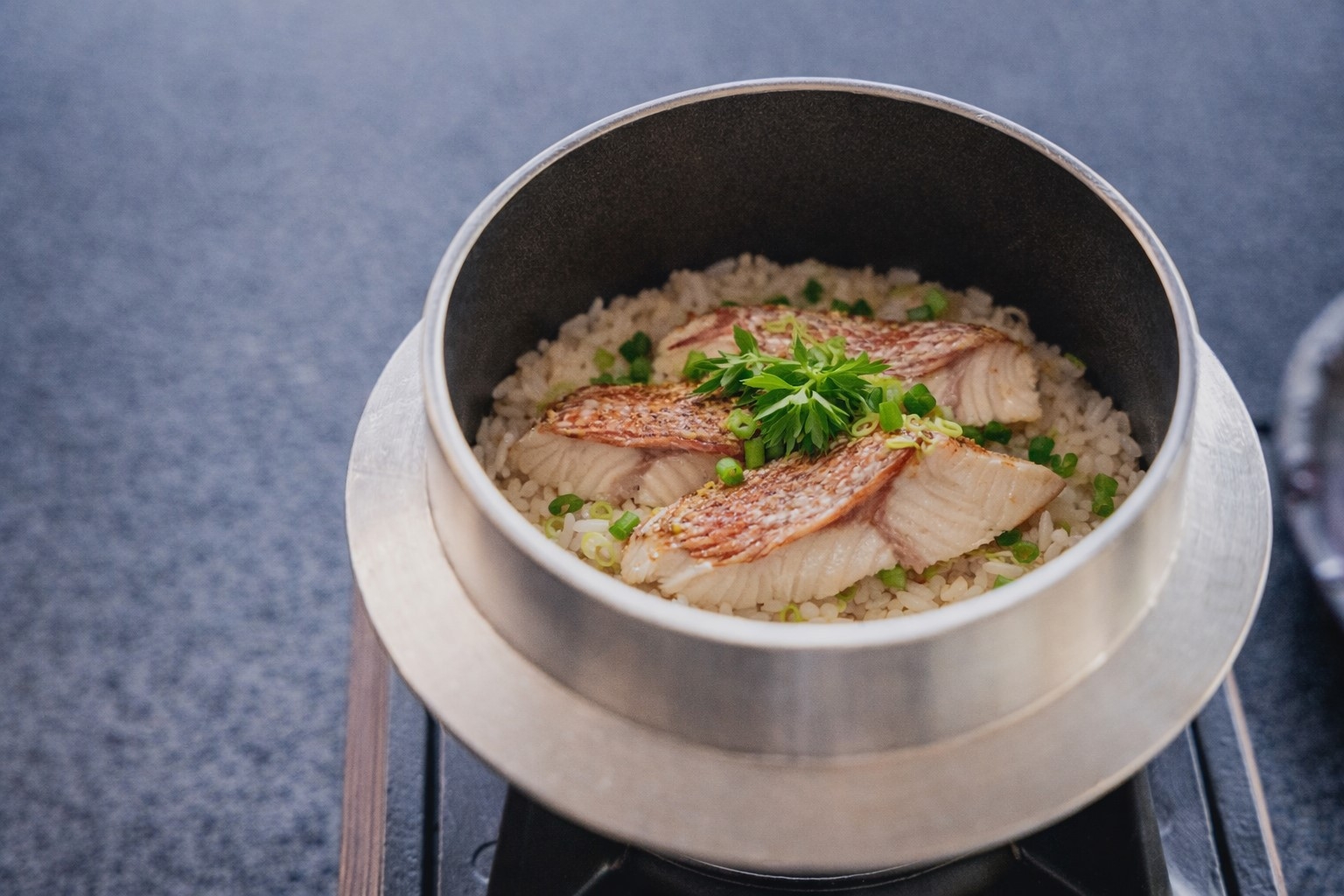 ＜美味少量会席＞量より質、少なめのお食事が選べる！お腹に無理なく、美味しいお食事を♪無料外湯券付