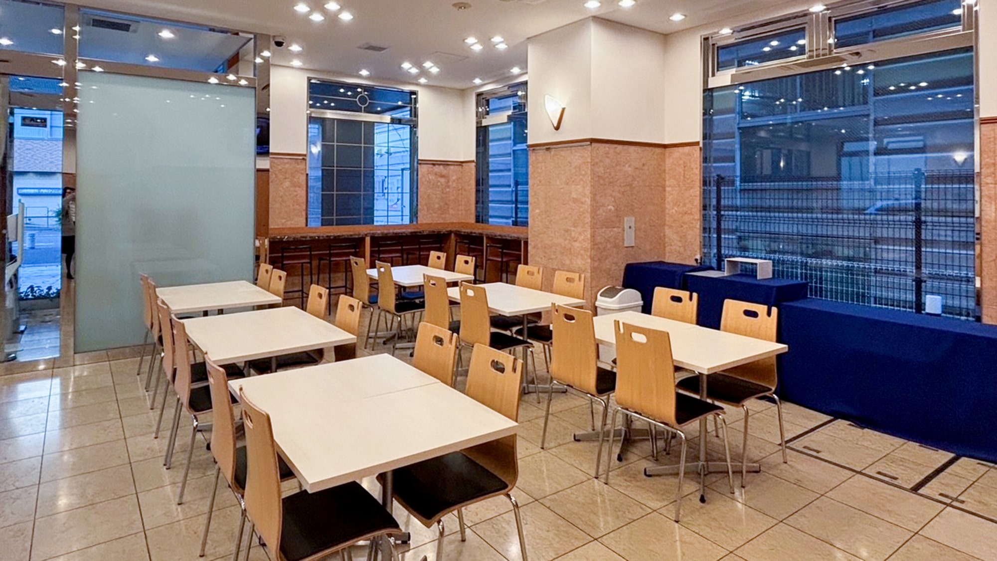 ロビー（朝食会場）