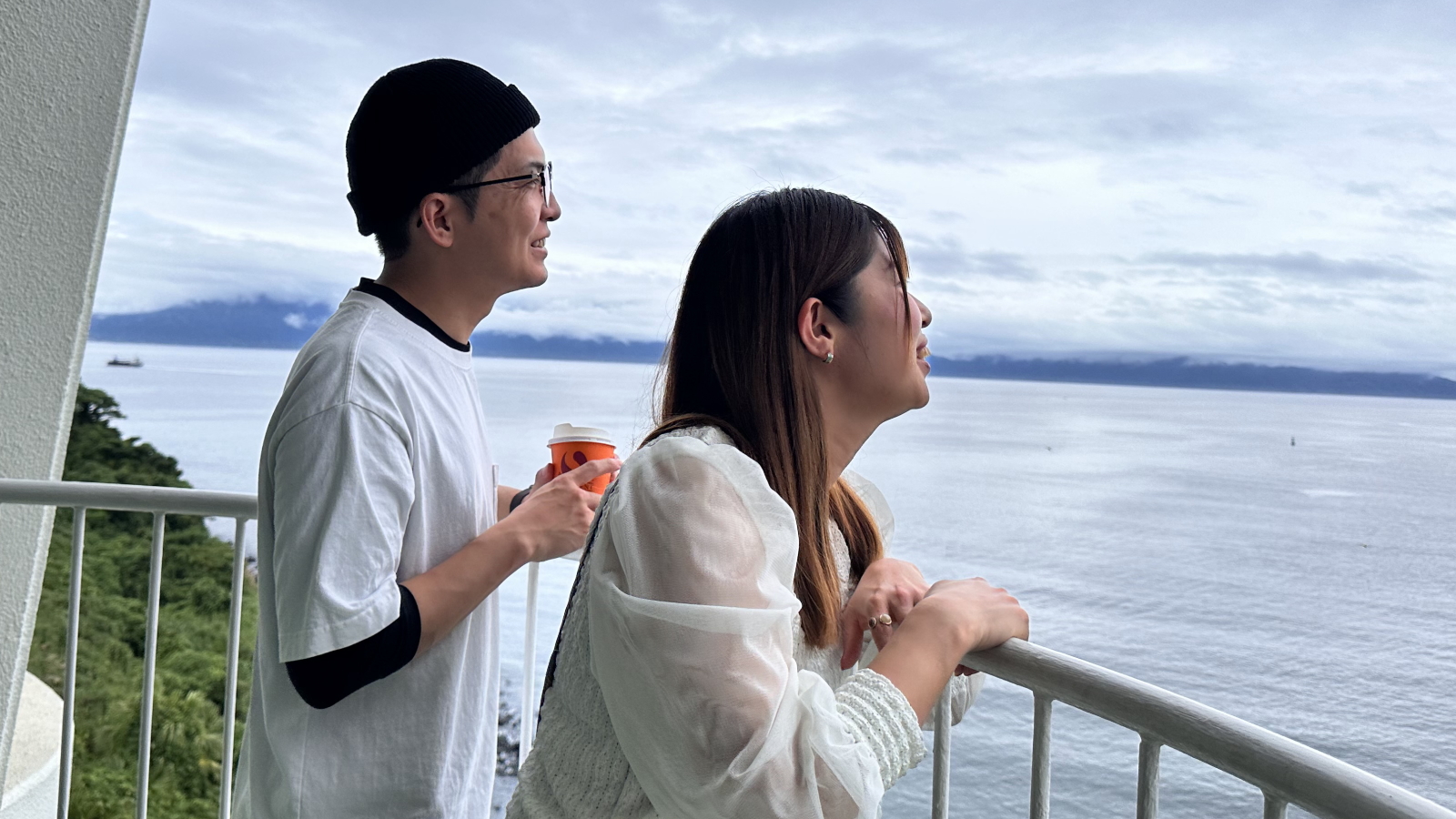 【海側洋室テラス】