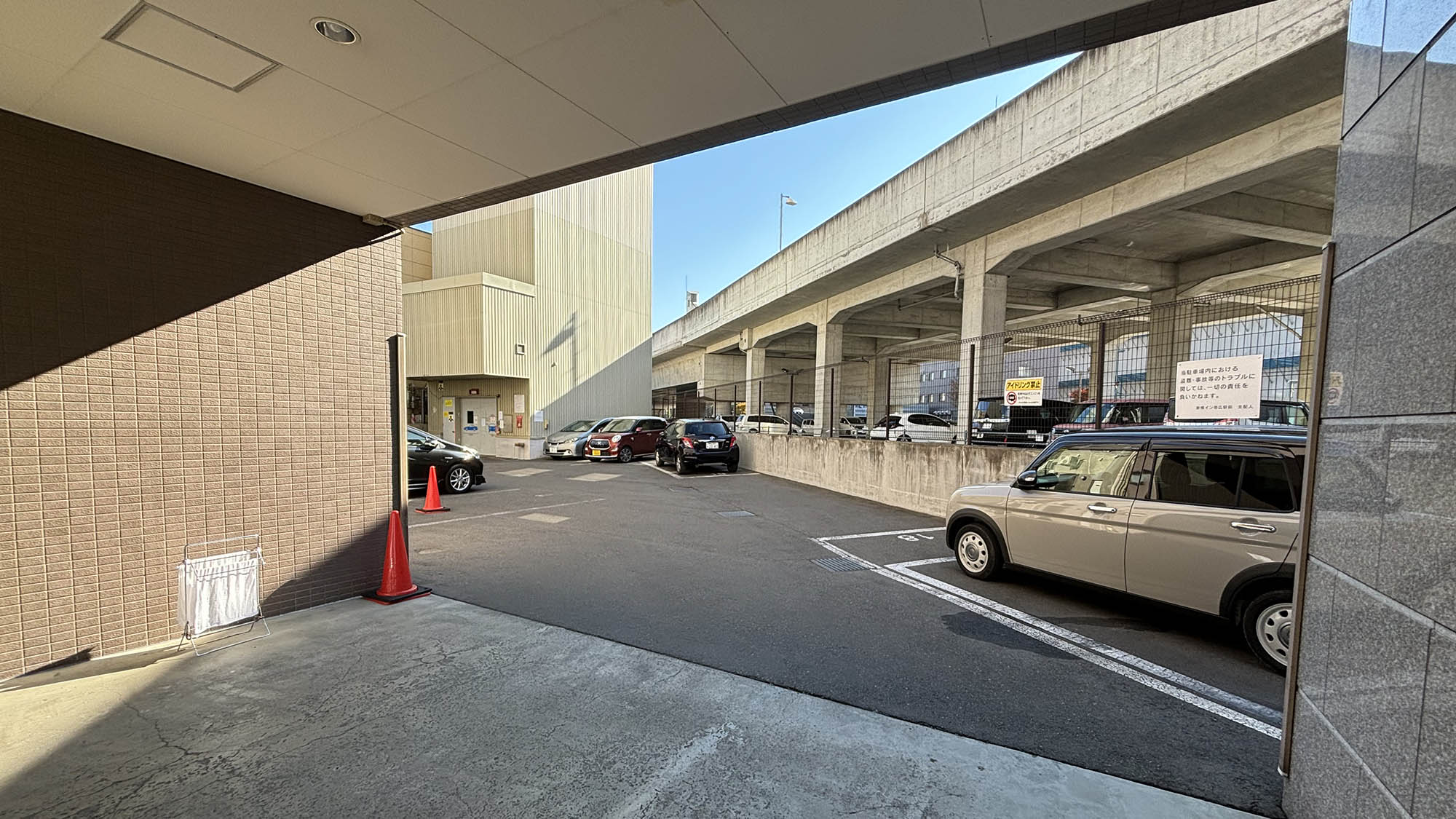 敷地内_平面駐車場