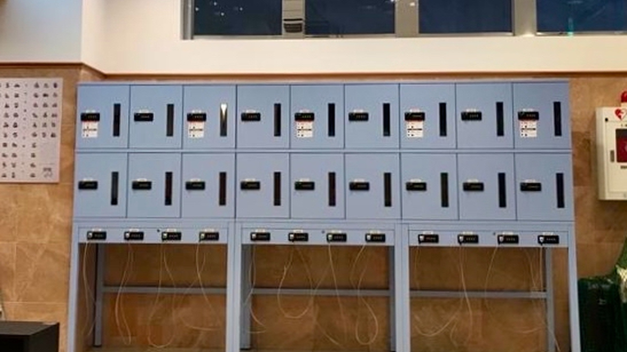 セルフロッカー（30台_宿泊者専用無料）