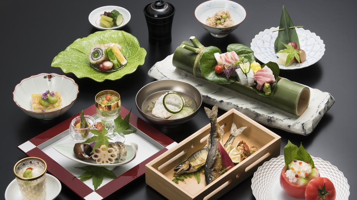【1泊夕朝食付】当館一番人気！京都の季節の会席とおばんざい朝食を味わうプラン