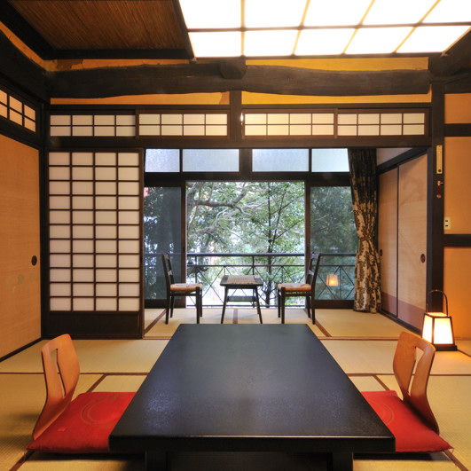 [Japanese-style room 2 along the mountain stream]