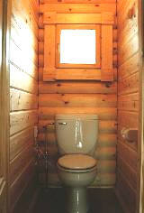 離れログハウスの各客室のトイレ。