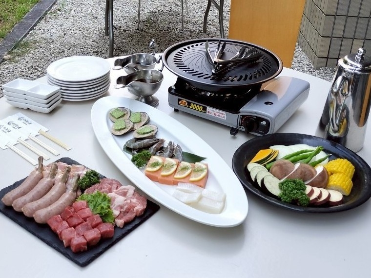 【夏休み限定】万葉庵ガーデンで贅沢ディナーBBQプラン（3組限定）ホテル朝食付