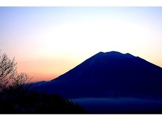 季節：羊蹄山と夕日