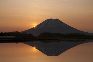 季節：夕暮れの羊蹄山