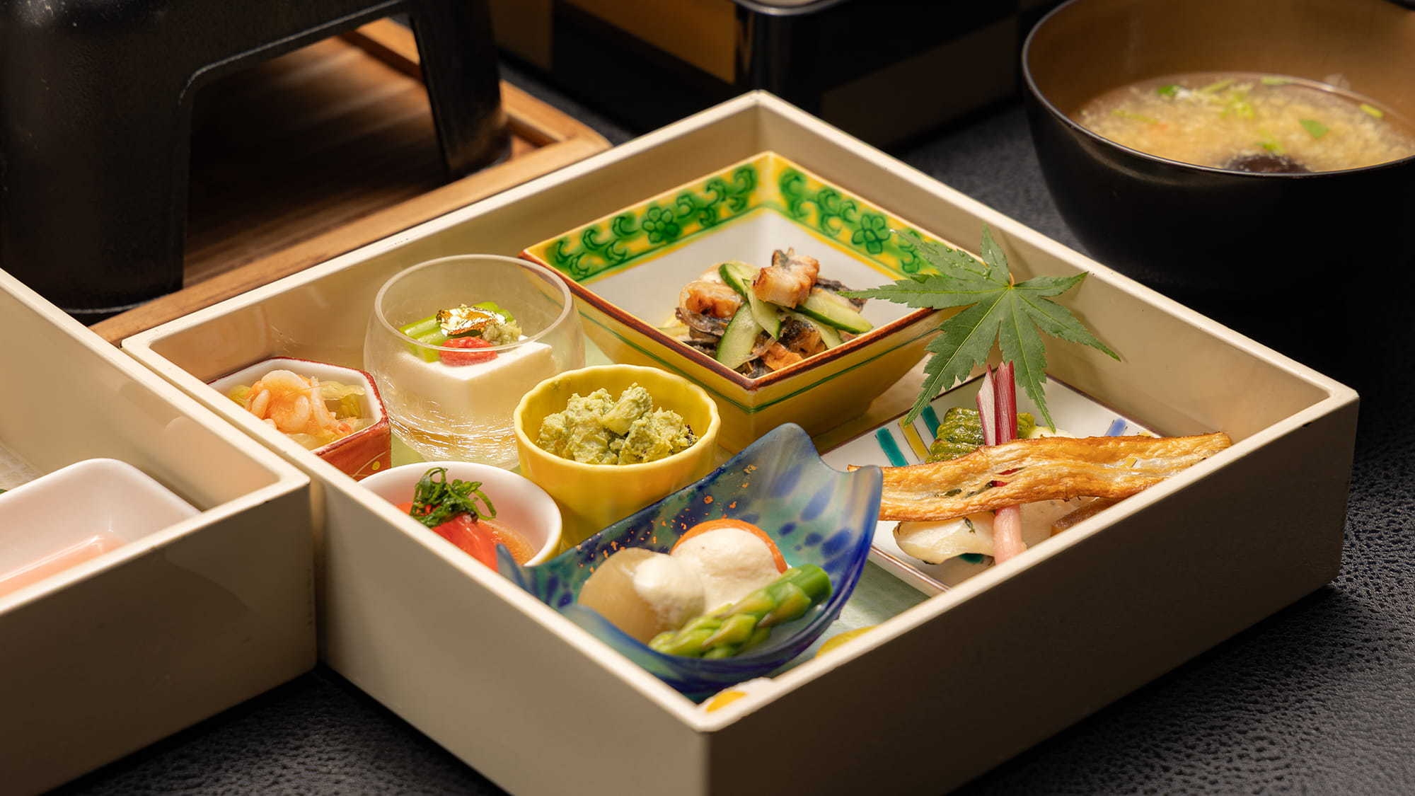 懐石重をお部屋で楽しむご宿泊プラン