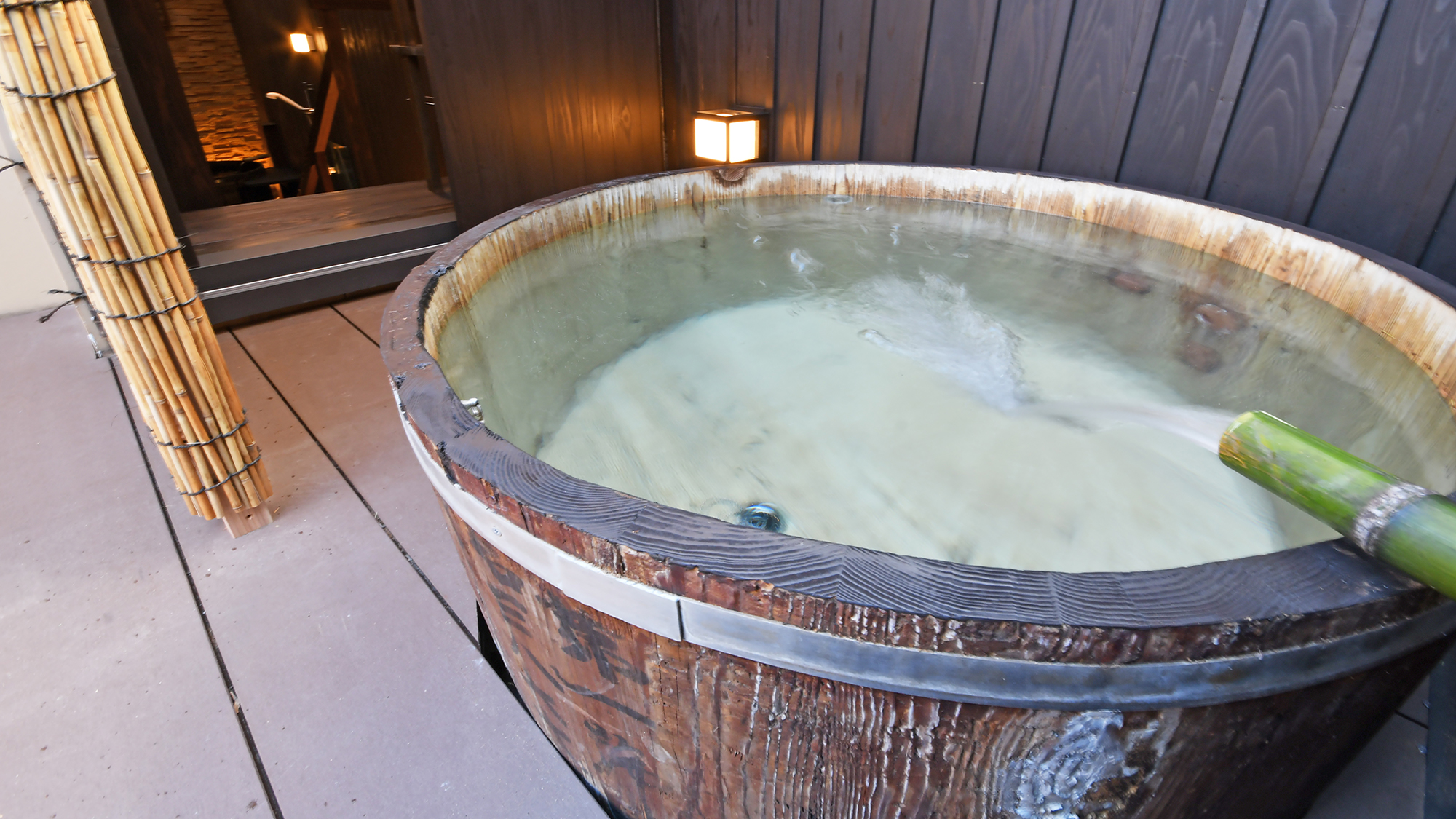 【特別室／佐嘉の間】新設露天風呂（さら湯）