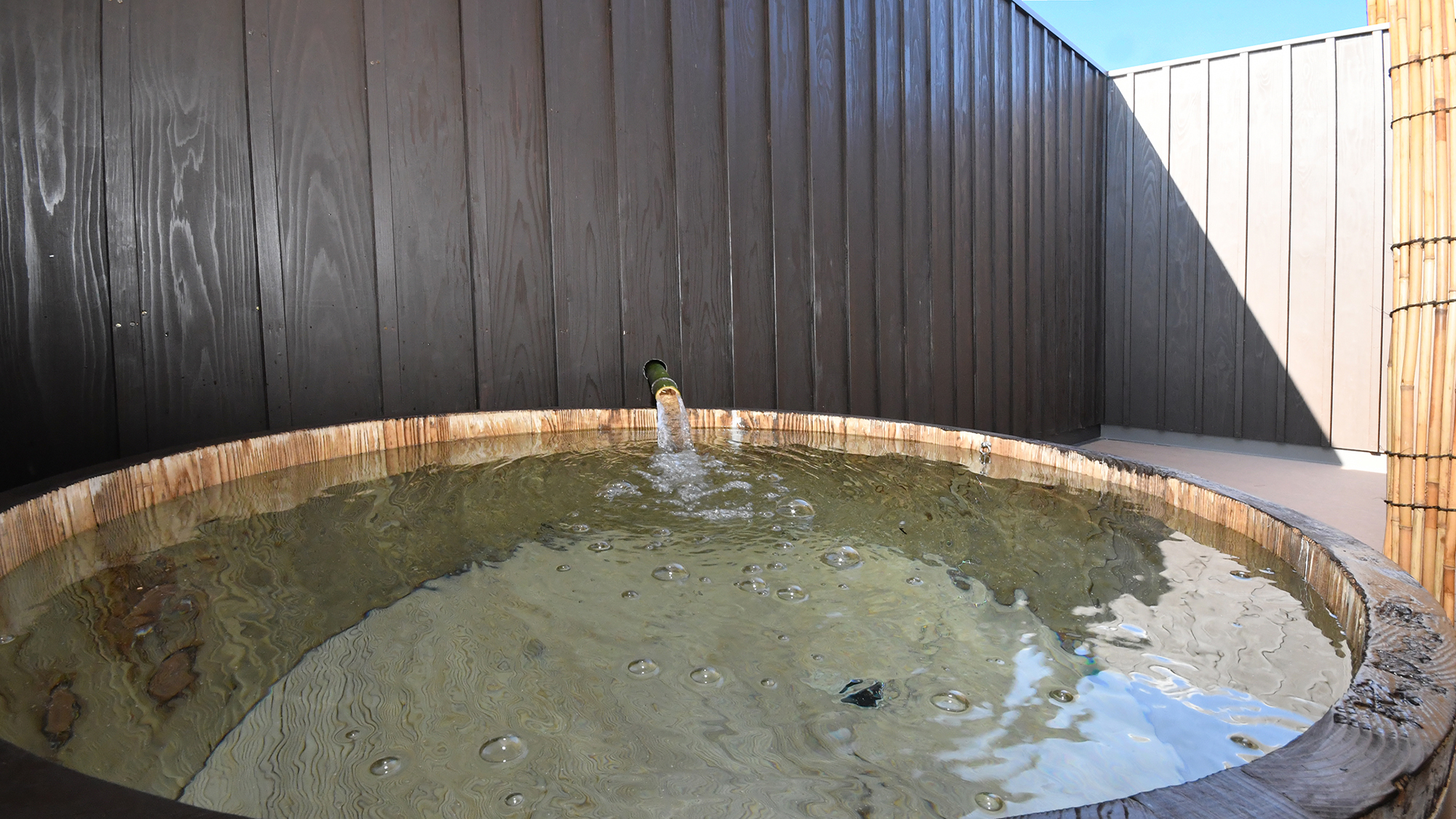 【特別室／佐嘉の間】新設露天風呂（さら湯）