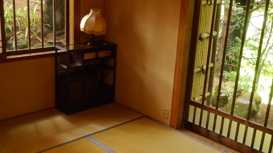 天然温泉源泉かけ流し内風呂付き離れ　８５番