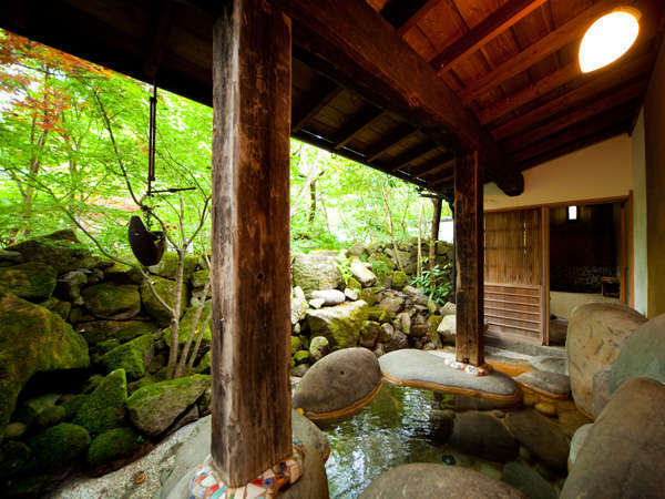 離れ客室〈飛水〉露天風呂