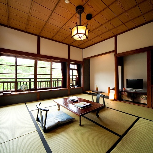 母屋客室Aタイプ【8畳和室+板間のゆったりサイズ】