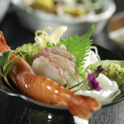 3 kinds of small bowls of local fish