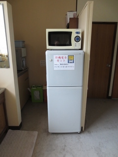 共同冷蔵庫、電子レンジ