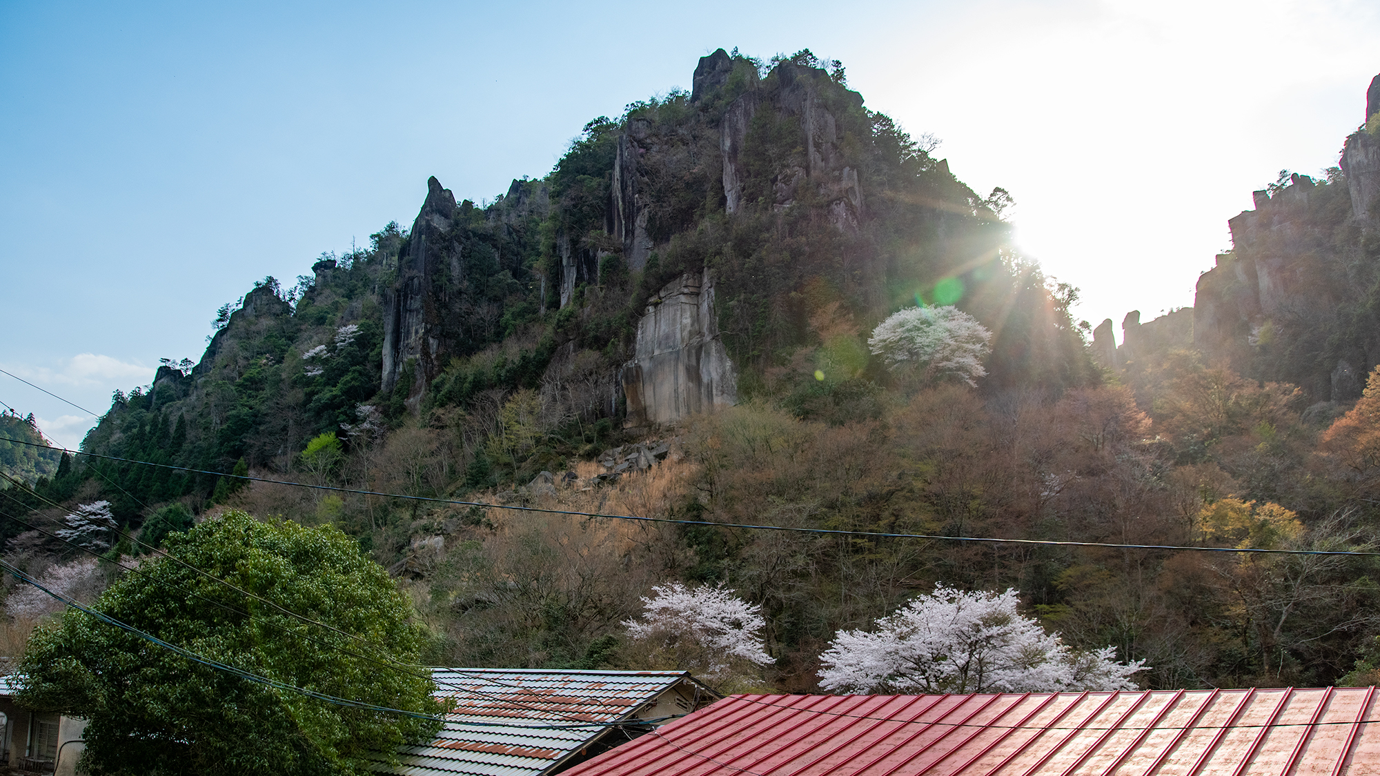 *【食事処眺望】季節により様々な顔を見せる山の表情をお楽しみください。