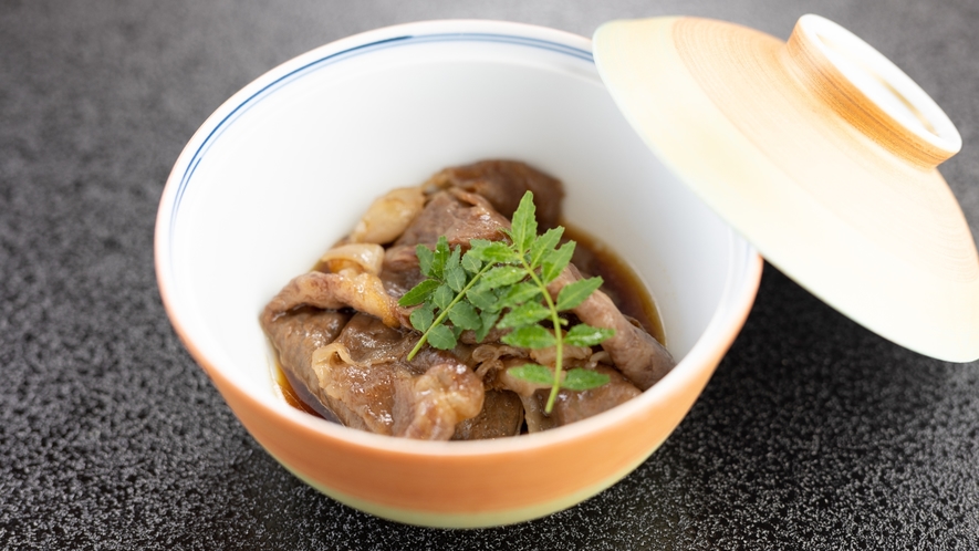 氷見牛の肉の旨味を味わうしぐれ煮。