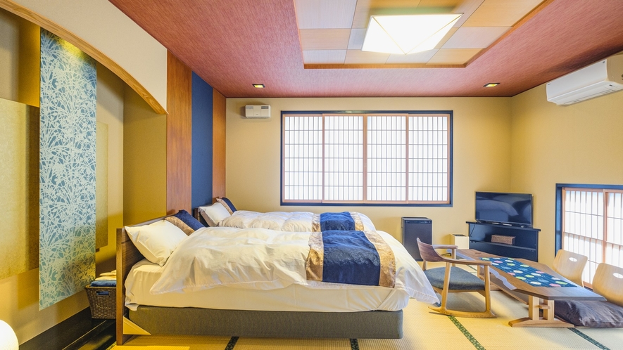 【梅】和室にベッドを設置したお部屋は、寛ぎと快適どちらも兼ね備えております
