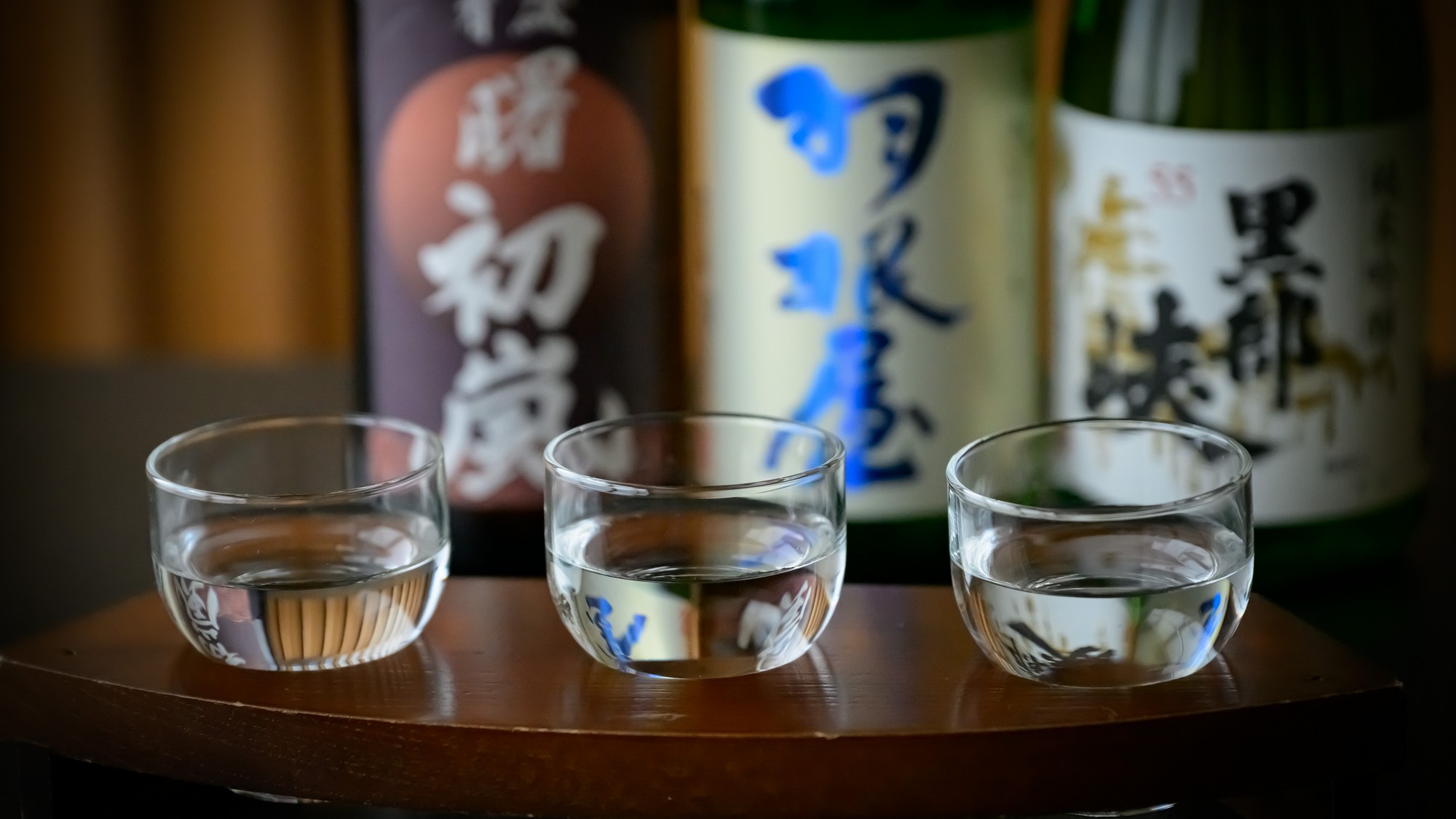 【地酒】すっきりとした味わいの富山の地酒。新鮮な海の幸の旨みをいっそう引き立てます。