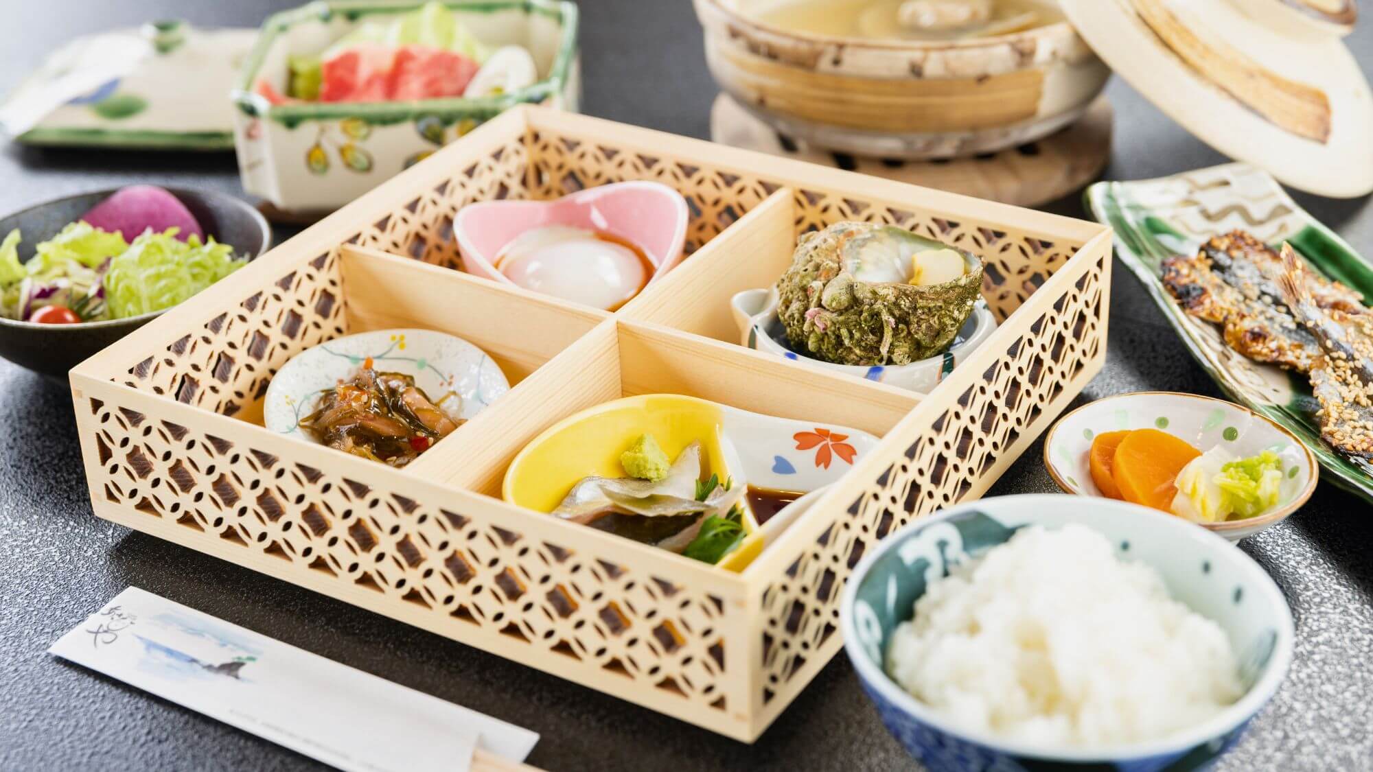 ごはんに良く合うお菜が数多く並ぶあさひやのご朝食