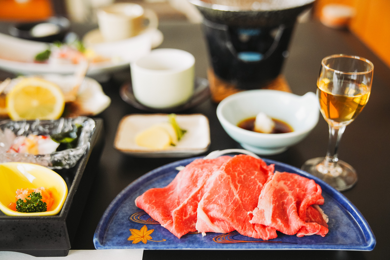 【ALL-INCLUSIVE×氷見の美食】期間限定ドリンクフリーと白エビお造りサービス特典付