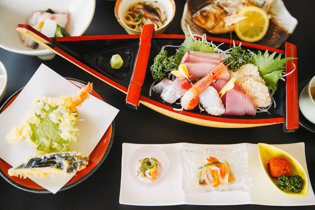 【ALL-INCLUSIVE×氷見の美食】期間限定ドリンクフリーと白エビお造りサービス特典付