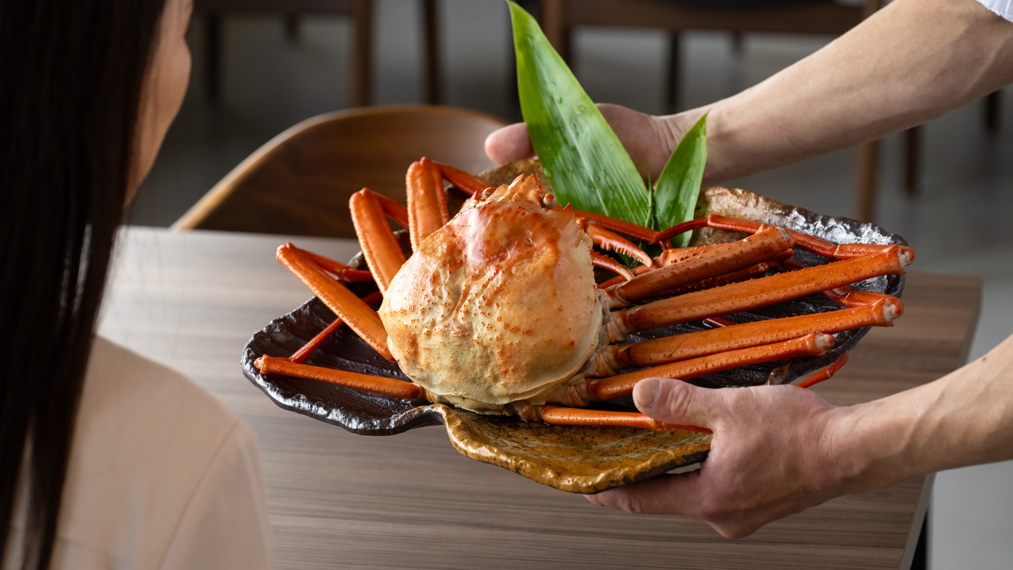 【料理イメージ】チェックイン時に夕食時に提供する一押し食材をご紹介しています