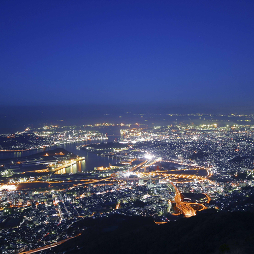 【周辺】標高622mから「100億ドルの夜景」を眺めることができる皿倉山。