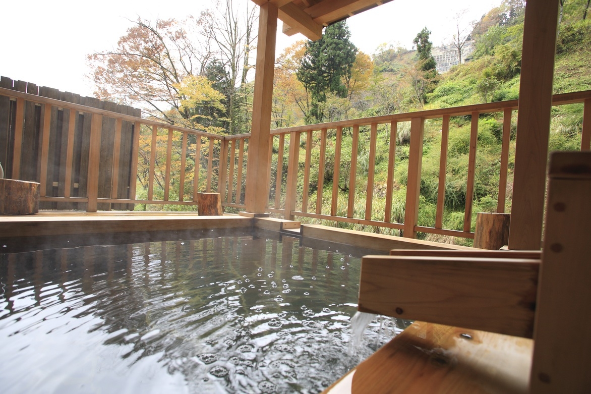 「佐渡島の金山」世界遺産登録１周年記念「美食旅」〜新潟の地酒飲み比べセット付きプラン