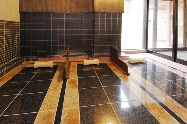 「佐渡島の金山」世界遺産登録１周年記念「美食旅」〜新潟の地酒飲み比べセット付きプラン