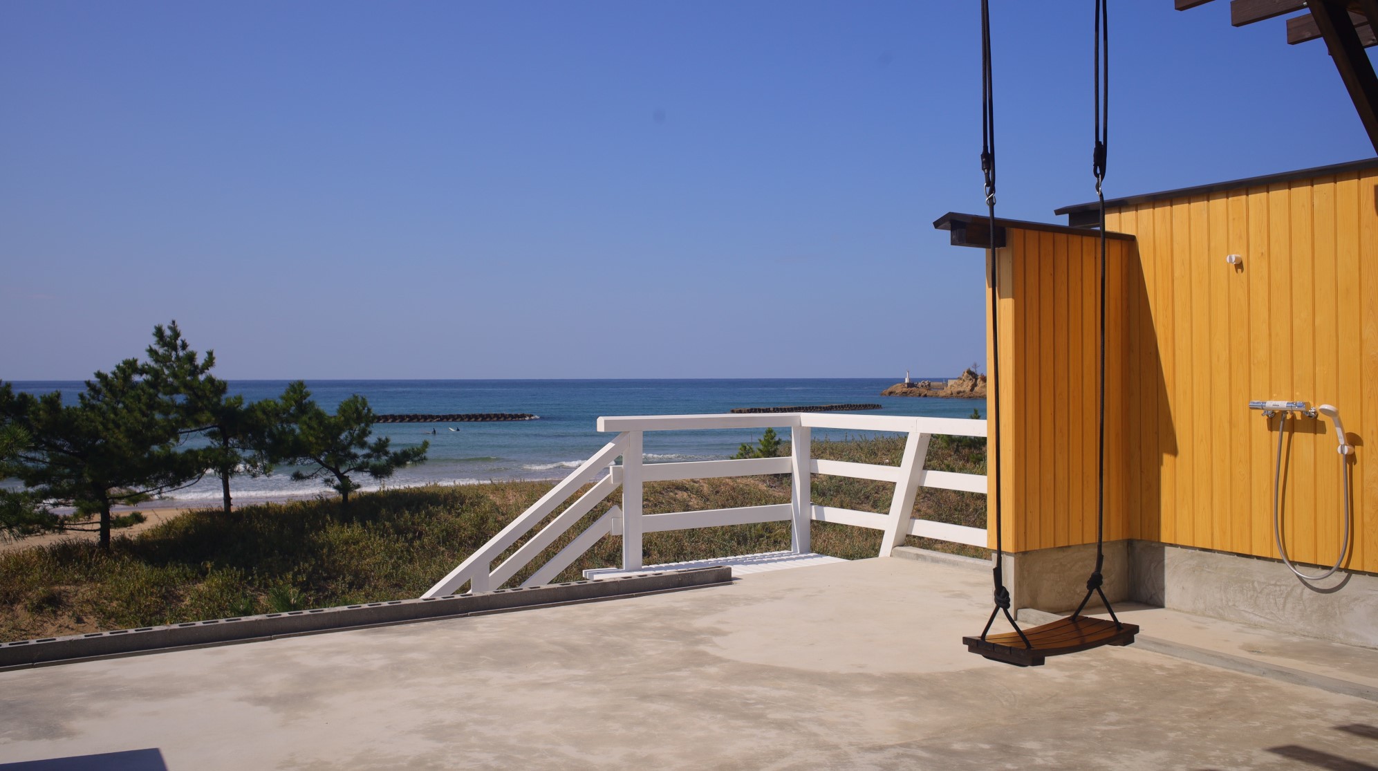【一日一組】贅沢な貸切宿『ビーチフロント Akanemi』目の前のビーチを独り占め！海まで3秒！！ 