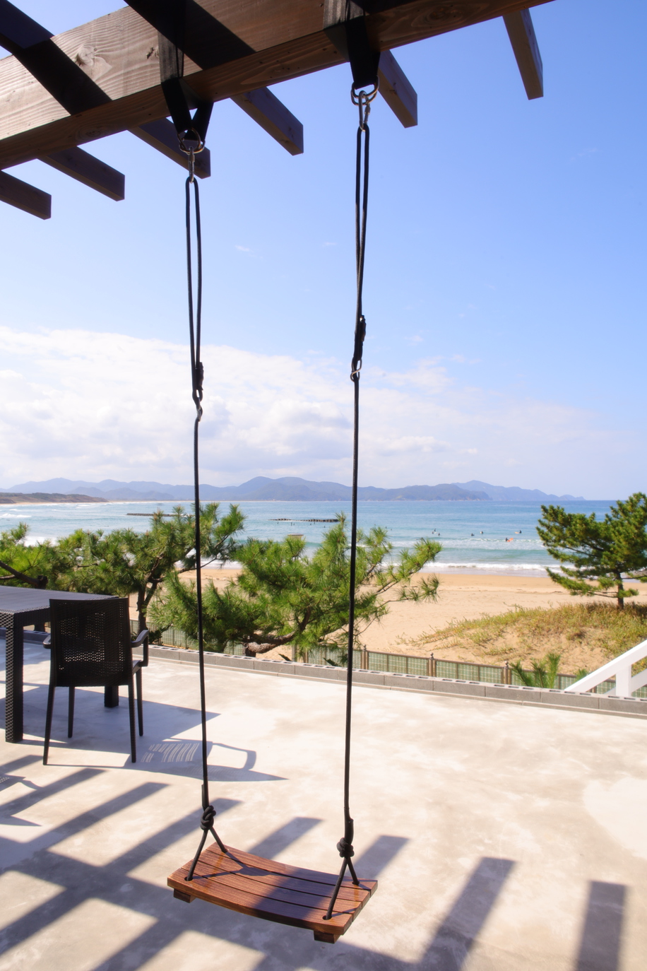 【一日一組】贅沢な貸切宿『ビーチフロント Akanemi』目の前のビーチを独り占め！海まで3秒！！ 