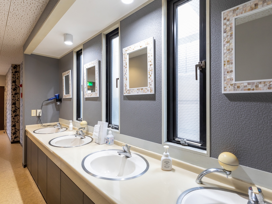 【秋冬SALE】【素泊まり】高松市の中心街近くWIFI完備◎立地に自信あり