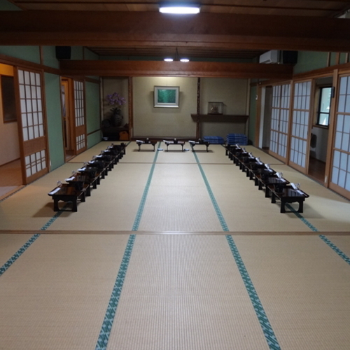 Aula yang luas ini berukuran sekitar 30 tikar tatami!