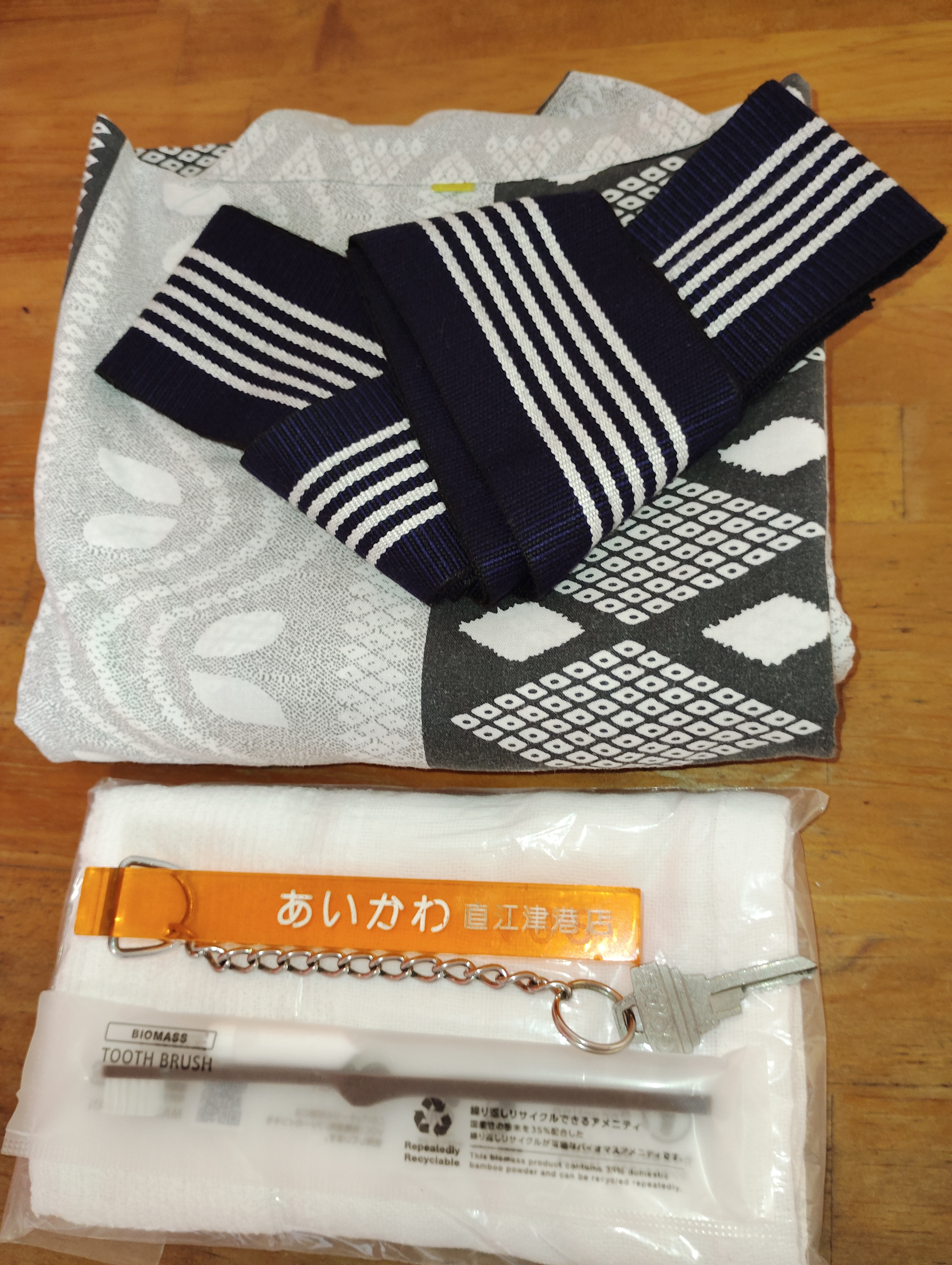 カギ　浴衣　小タオル　歯ブラシ付き
