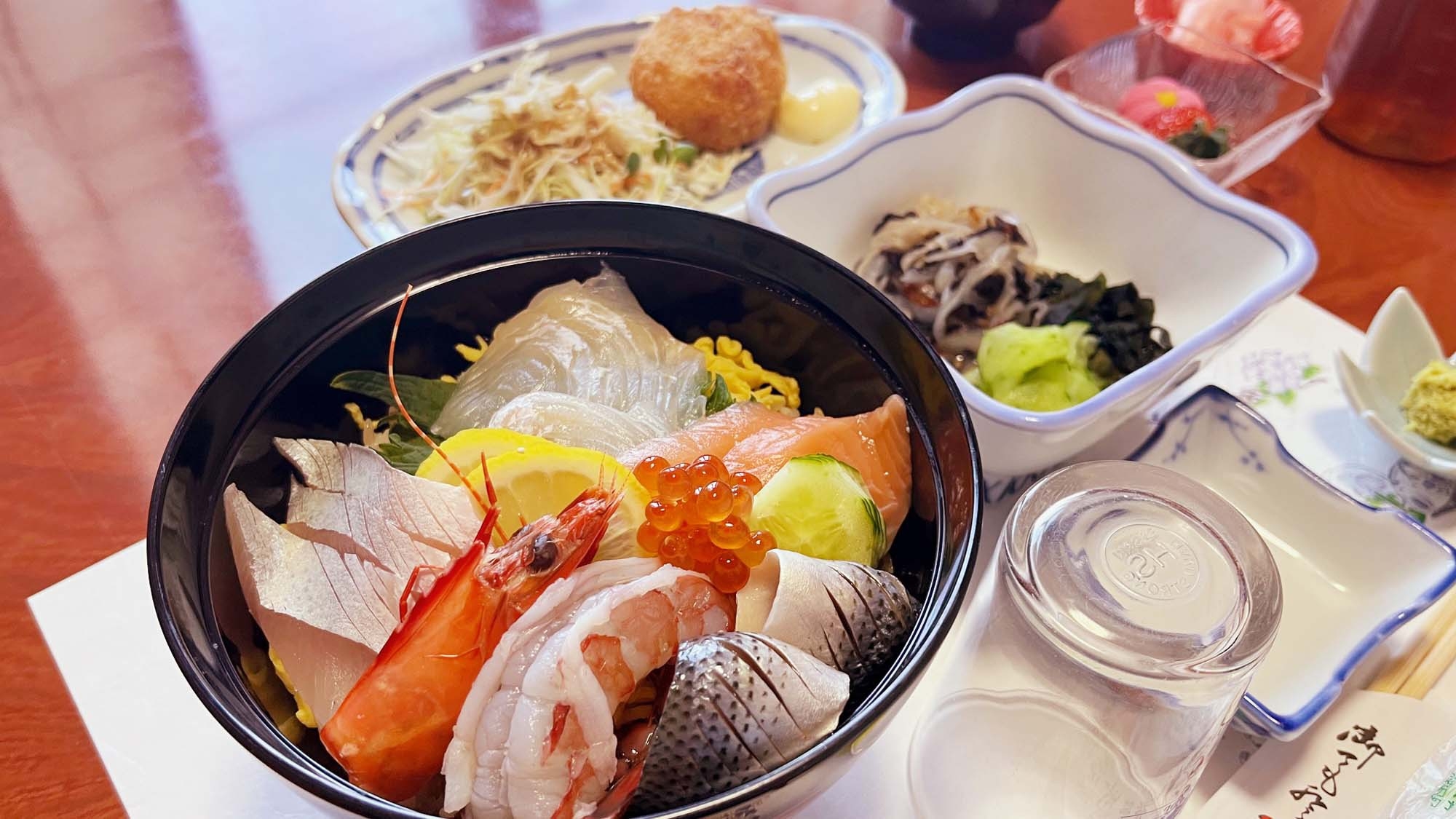 【ひな祭り期間限定】絶品蟹クリームコロッケと海鮮ちらし寿司でひな祭り気分♪【1泊2食付】【個室食】