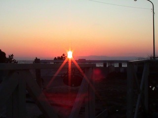 伊勢湾に沈む夕日