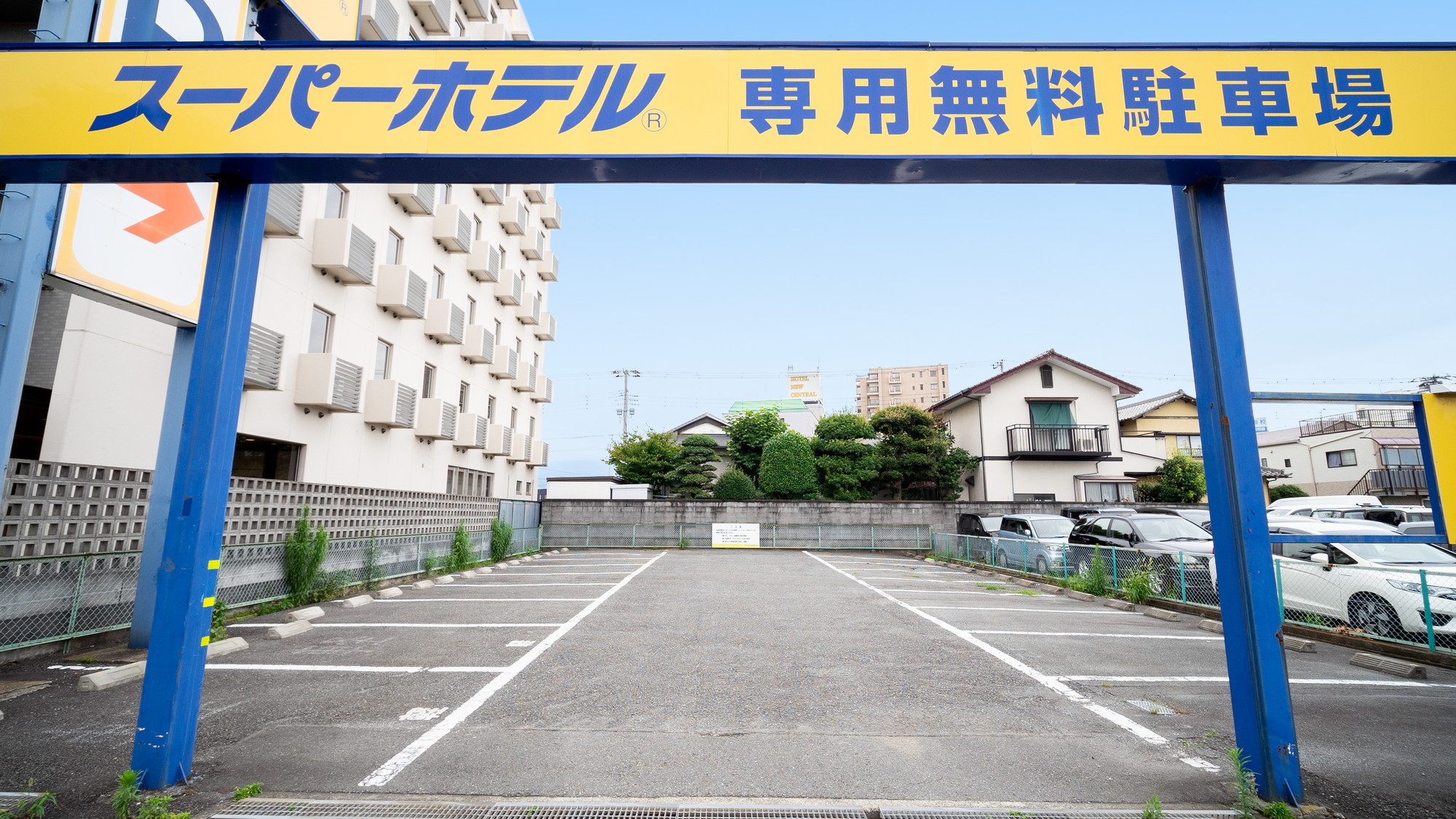 65台　大型平面駐車場完備！6mを超える中・大型トラックは駐車不可です