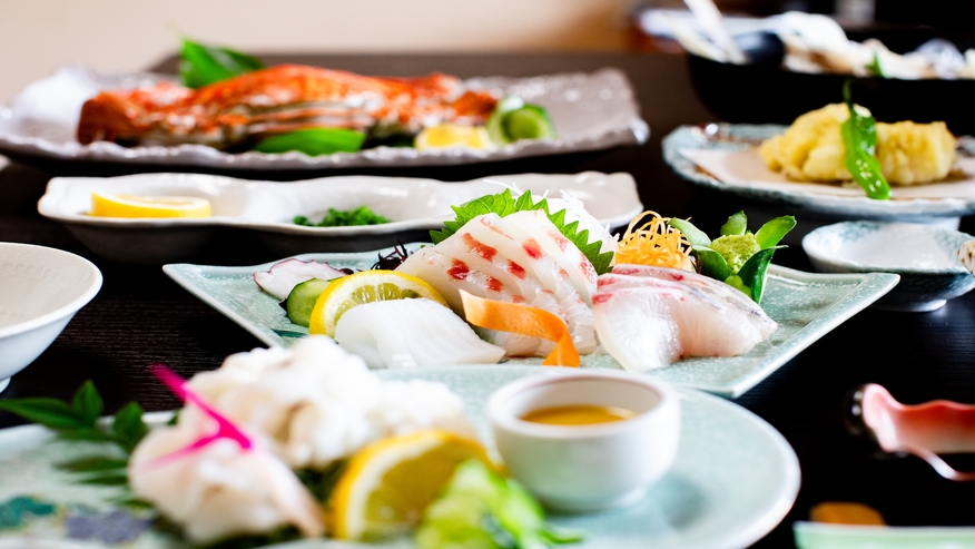 【小松屋渚館の定番】迷ったらコレ！新鮮な魚介を堪能する基本会席コース＜全室オーシャンビュー＞