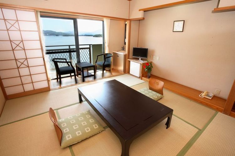 Japanese-style room on the sea side